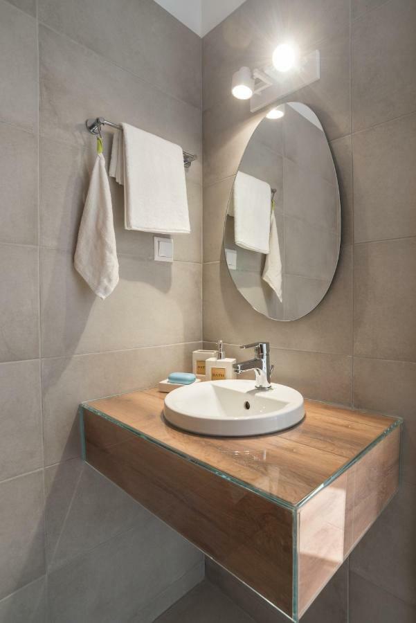 Epipleon Suites 애이오이아포스톨로이 외부 사진